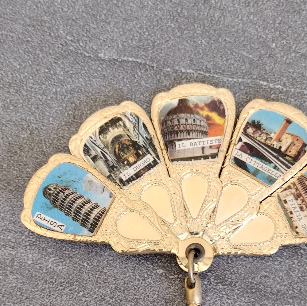 Italy Fan Shape Key Chain - Picture 2 of 5